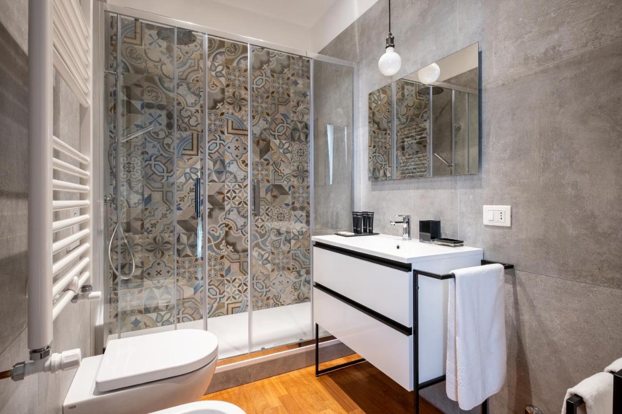 Sweet Life 2 Luxury And Design Apartment Bari Bagian luar foto