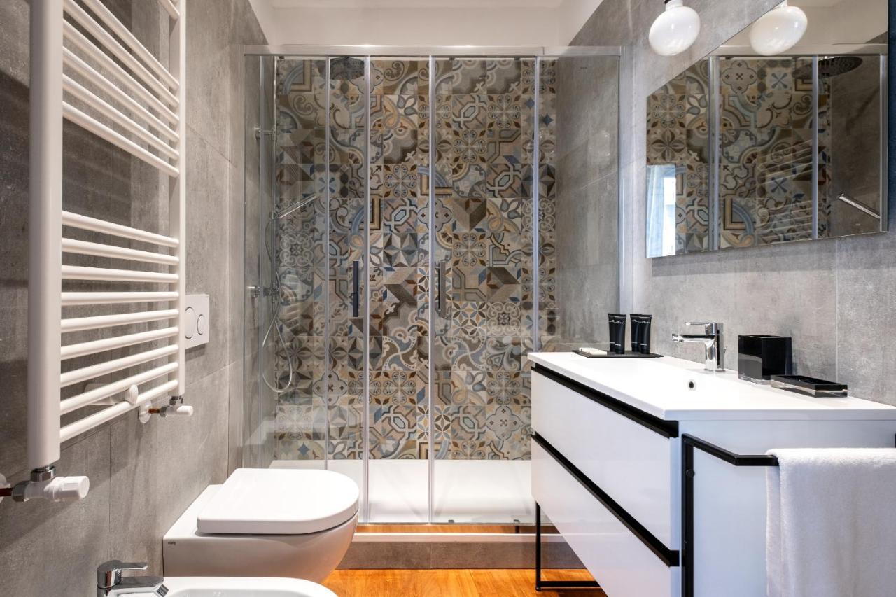 Sweet Life 2 Luxury And Design Apartment Bari Bagian luar foto