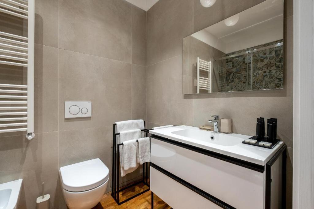 Sweet Life 2 Luxury And Design Apartment Bari Bagian luar foto