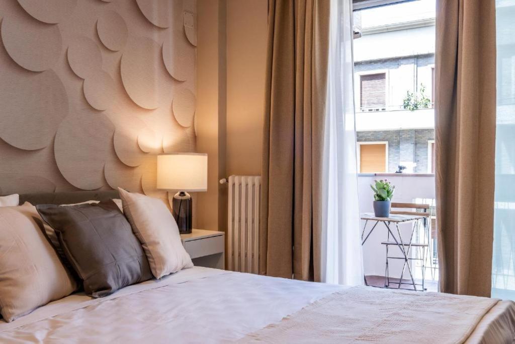 Sweet Life 2 Luxury And Design Apartment Bari Bagian luar foto