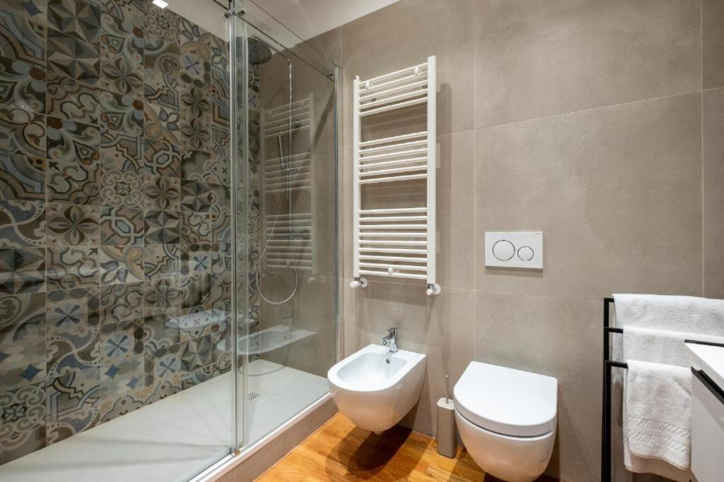 Sweet Life 2 Luxury And Design Apartment Bari Bagian luar foto
