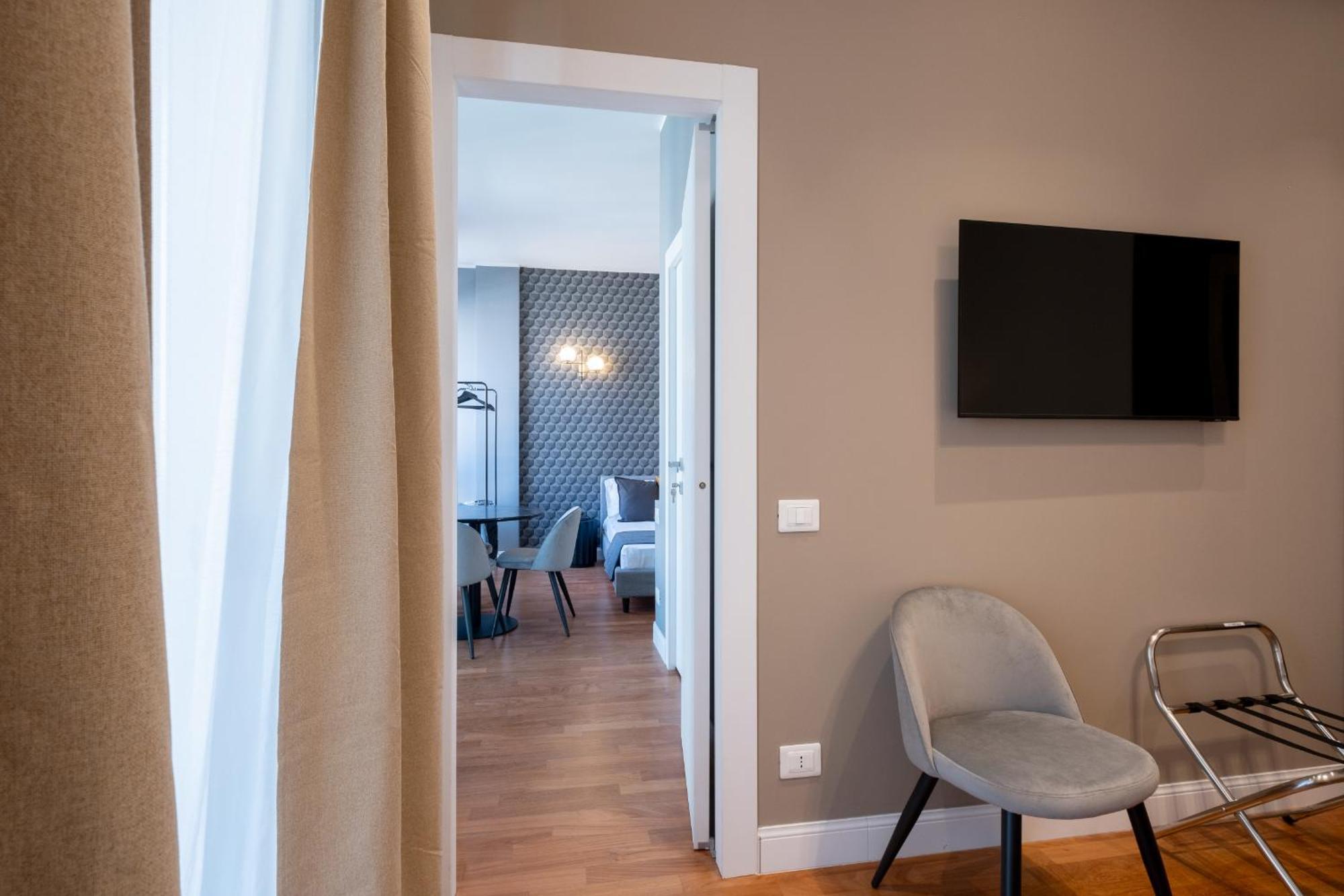 Sweet Life 2 Luxury And Design Apartment Bari Bagian luar foto